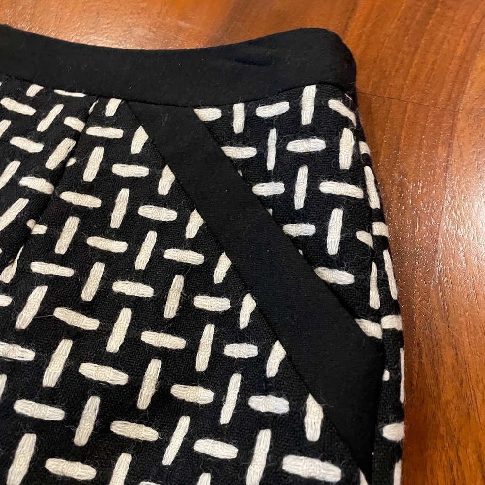 Talbots Black and Off-White Pencil Skirt, Size 10 - Picture 9 of 9